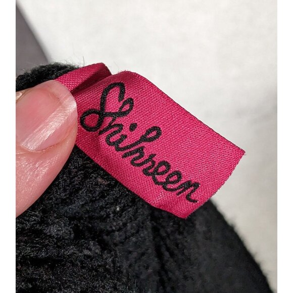 Shihreen Gothic Asymmetrical Fringe Poncho - Picture 5 of 9